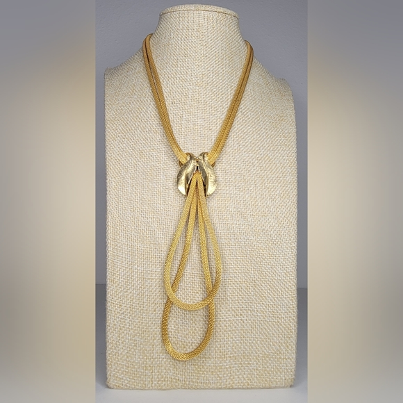 Vintage Gold Tone Leaf Knot Necklace - Picture 4 of 10